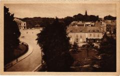 Le Mans Place des Jacobins et Theatre au Mans