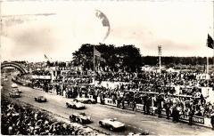 Le Mans le passage devant les Tribunes au Mans