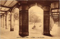 Le Mans Lycee de Jeunes Filles les arcades au Mans