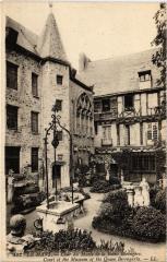 Le Mans Cour du Musee de la Reine Berengere au Mans
