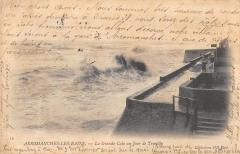 Arromanches Les Bains - La Grande Cale Un Jour De Tempete à Arromanches-les-Bains