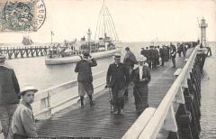 Trouville - L'Arrivee D'Un Torpilleur