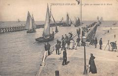Trouville Sur Mer - Les Jetees Au Moment De La Maree -
																					14360 Trouville-sur-Mer
																			