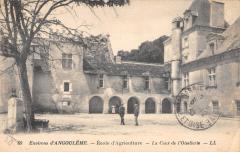 Env.d'Angouleme - Ecole D'Agriculture - La Cour De L'Oisellerie -
													16 Charente
												