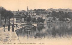 Angouleme - Sur Les Bords De La Charente à Angoulême