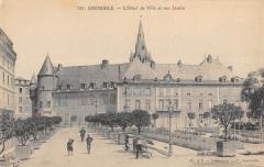 Grenoble - L'Hotel De Ville Et Son Jardin à Grenoble