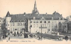 Grenoble - L'Hotel De Ville à Grenoble