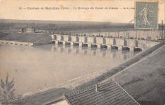 Env.de Meyzieu - Le Barrage Du Canal De Jonage