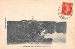 Coutainville - La Peche Dans Les Rochers