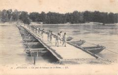 Avignon - Un Pont De Bateaux Sue Le Rhone à Avignon