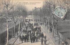 Limoges - L'Avenue De Poitiers - La Sortie Des Usines à Limoges
