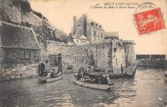 Mont Saint Michel - L'Entree Du Mont A Maree Haute