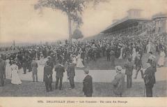 Chantilly - Les Courses - Un Coin Du Pesage à Chantilly