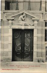 Nancy Maison du Peuple porte entree à Nancy