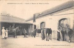 Angerville - Ecuries Et Remises De L'Hotel De France à Angerville