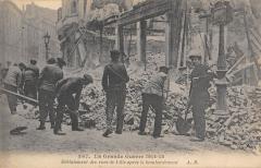 Lille - Deblaiement Des Rues De Lille Apres Le Bombardement à Lille