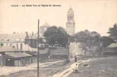 Lille - La Noble Tour Et L'Eglise Saint Sauveur à Lille