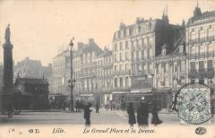 Lille - La Grand Place Et La Deesse à Lille