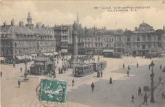 Lille - La Grand Place - Cote Droit - Vue D'Ensemble - Tramways à Lille