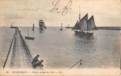 Dunkerque - Voiliers Sortant Du Port à Dunkerque