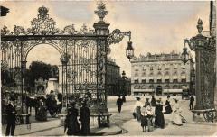Carte postale ancienne Nancy Place Stanislas Grand Hotel
                                                                     à Nancy
                                