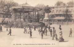 Toulon - La Place D'Armes Et La Prefecture à Toulon