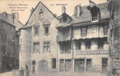 Espalion - Maison Renaissance Place Du Puits à Espalion