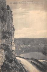 Vers - Le Rocher Et Les Restes De L'Aqueduc Romain au Roc
