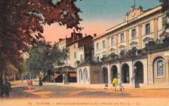 Cahors - Le Boulevard Gambetta Et L'Hotel De Ville -
																					46000 Cahors
																			