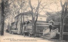 Au Pont Du Gard - Dans Le Bosquet Qui Brde La Rive Droite Du Gardon - L'H
