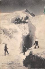 Mont Blanc - Traversee D'Un Pont De Neige -
													74 Haute Savoie
												