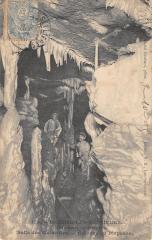 Beaume Les Messieurs - Interieur Des Grottes - Salle Des Stalactites -
													39 Jura
												