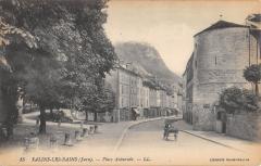 Salins Les Bains - Place Aubarede à Salins-les-Bains