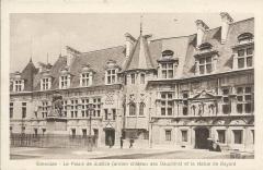 Le Palais de Justice et la Statue de Bayard à Grenoble