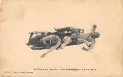L'Hiver En Savoie - En Bobsleighs - La Culbute