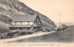 Chalet Hotel Du Col Des Aravis - Arrivee D'Un Car Alpin Automobile De Tho
