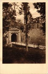 Longwy Tor mit Wallgraben und Brucke
