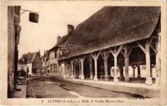 Luynes Halle et vieille maison à Luynes