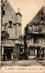 Chinon Rue Voltaire vieille maison à Chinon
