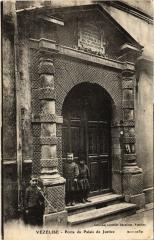 Vezelise Porte du Palais de Justice