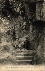 Buttes-Chaumont - Dans les Rochers à Paris 19e