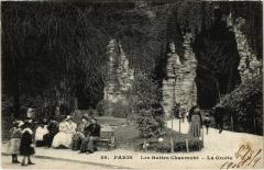 Les Buttes Chaumont - La Grotte à Paris 19e