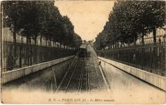 Le Métro montant à Paris 19e