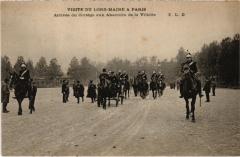 Carte postale ancienne Arrivée du Cortège aux Abattoirs de la Villette
                                                                     à Paris 19e
                                
