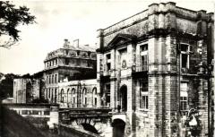 Vincennes-La Porte Sud du Cháteau à Vincennes