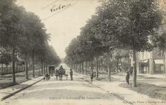 Thiais-L'Avenue de Versailles à Thiais