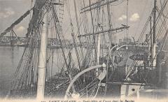 Saint Nazaire - Trois Mats Et Cargo Dans Les Bassins à Saint-Nazaire