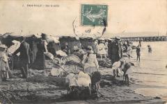 Trouville - Sur Le Sable - Enfants - Scenes De Plage