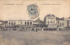 Trouville - Devant Le Casino