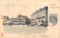 Trouville - Place De L'Hotel De Ville
